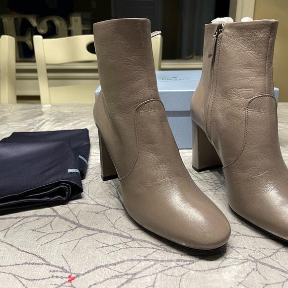 Prada Calzature Donna Boots - Brand New! - Picture 8 of 14